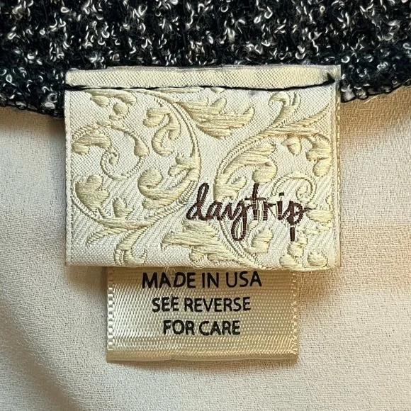 Daytrip Black and Cream Embellished Long Sleeve Top Sz Sm. Like New Condition - Picture 3 of 8